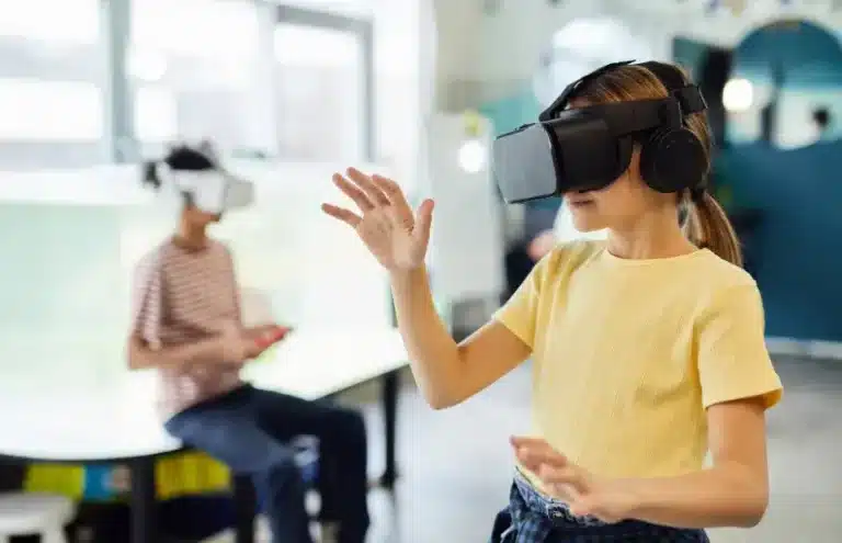 Immersive learning applications: in the classroom and in companies