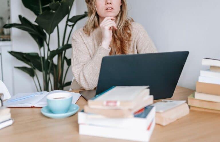 How to choose an e-learning platform if you are an academy or a civil service exam preparer